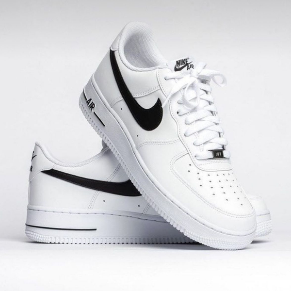 Sapatilhas Nike Air Force - Brancas com Logo Preto