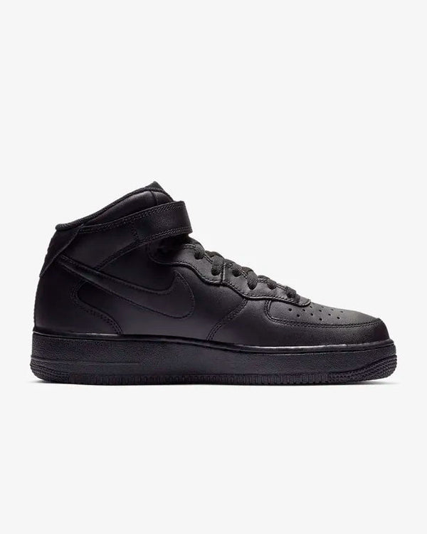 Sapatilhas Nike Air Force Mid (Bota) - Pretas Clássicas